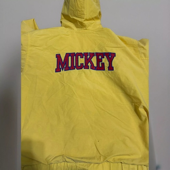 VINTAGE Walt Disney World Mickey Mouse Yellow bomber jacket Size XL‎ Extra Large - Picture 4 of 7